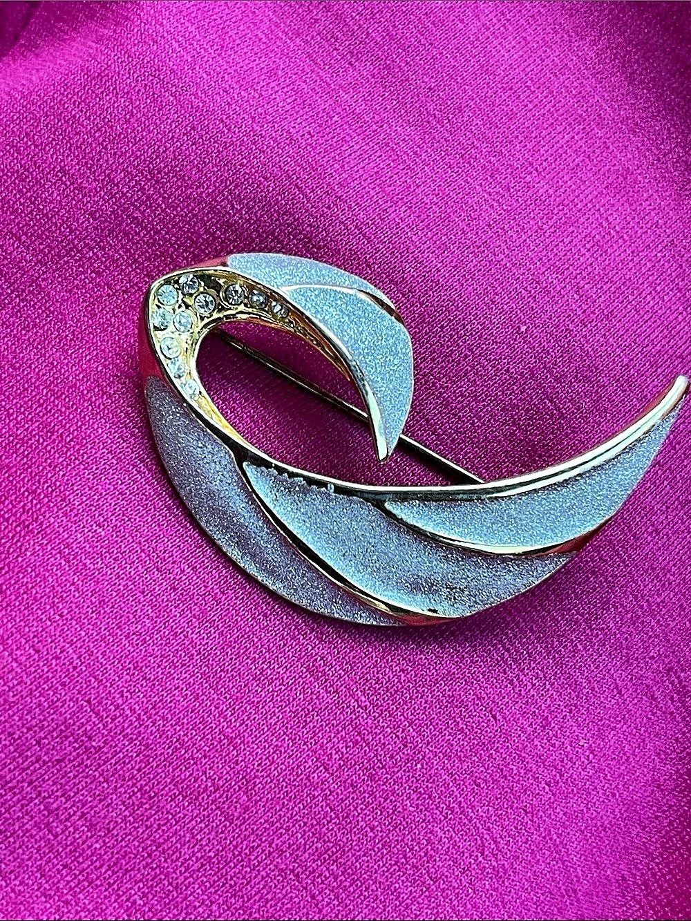 Rhinestone Abstract Brooch in Silver & Gold